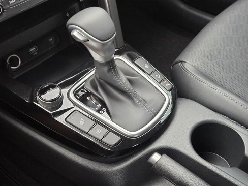 New 2026 Kia Seltos EX FWD image 17