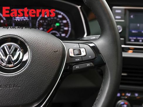 Used 2020 Volkswagen Jetta SE w/ SE Cold Weather Package FWD image 16