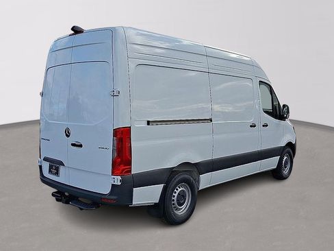 Used 2026 Mercedes-Benz Sprinter 2500 image 5