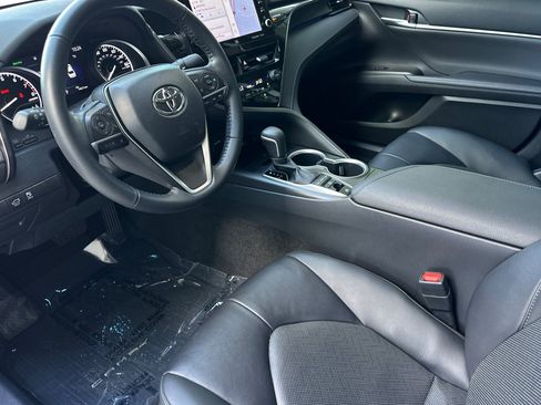 Used 2023 Toyota Camry XLE w/ Navigation Package FWD image 4