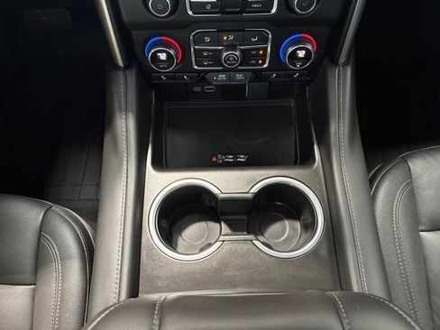 Used 2024 Chevrolet Suburban Z71 w/ Luxury Package image 23