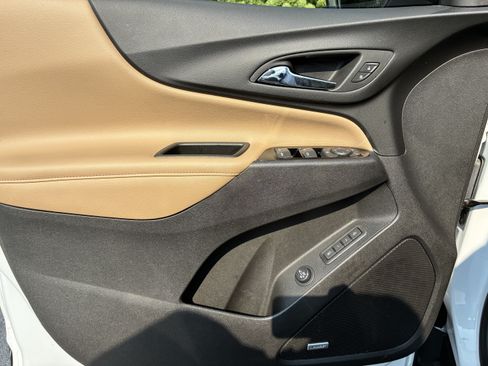 Used 2024 Chevrolet Equinox Premier FWD image 24