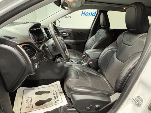 Used 2019 Jeep Cherokee Limited AWD/4WD image 15