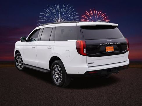 Used 2025 Ford Expedition Active AWD/4WD image 7