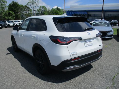 Certified 2024 Honda HR-V Sport image 7