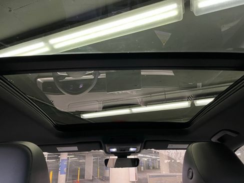 New 2026 Volkswagen Tiguan SE R-Line FWD image 10