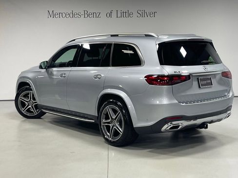 Used 2024 Mercedes-Benz GLS 450 4MATIC image 3
