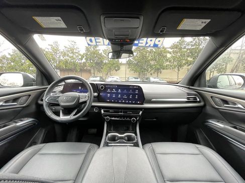 Used 2024 Chevrolet Traverse LT w/ Midnight/Sport Edition image 30