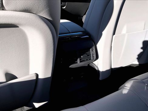 New 2026 Land Rover Range Rover Velar Dynamic SE image 16