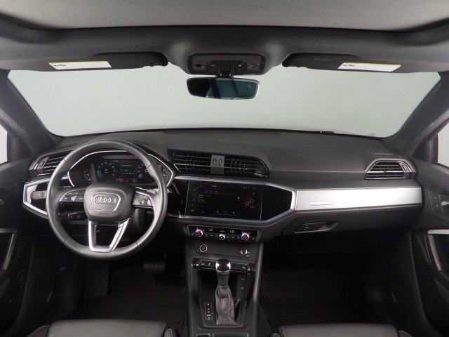 Used 2023 Audi Q3 quattro 2.0T Premium w/ Black Optic Sport Package AWD/4WD image 3