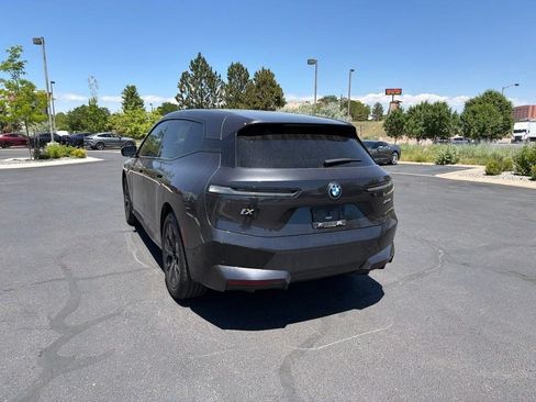Used 2023 BMW iX xDrive50 w/ Sport Package AWD/4WD image 3