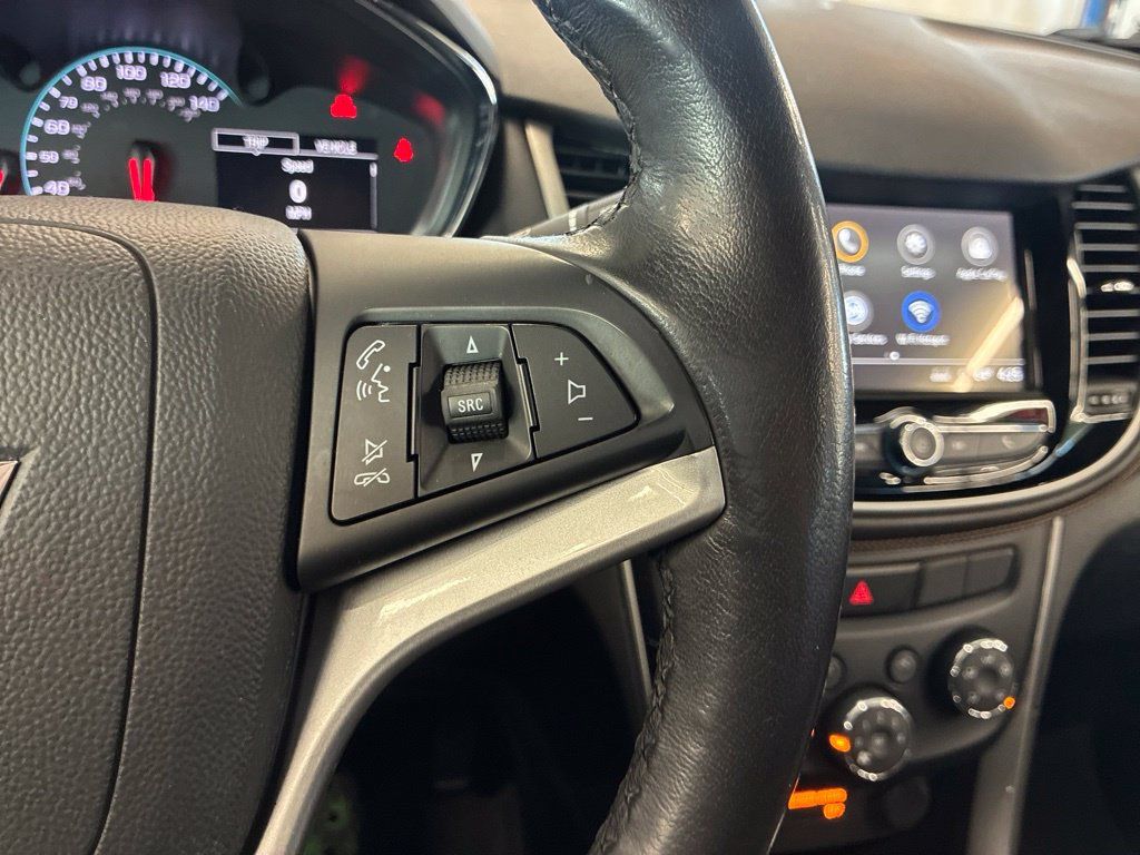 Used 2018 Chevrolet Trax LT w/ Redline Edition AWD/4WD image 14