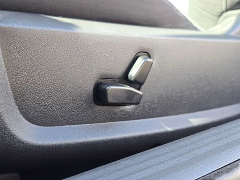 Used 2010 Dodge Challenger R/T RWD image 21