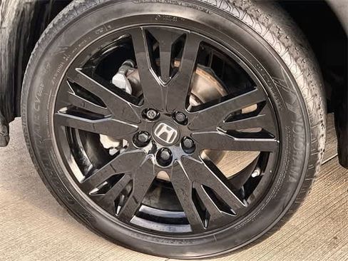 Certified 2022 Honda Pilot Black Edition image 9