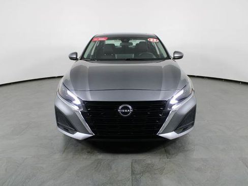 Certified 2023 Nissan Altima 2.5 SV w/ SV Premium Package FWD image 18