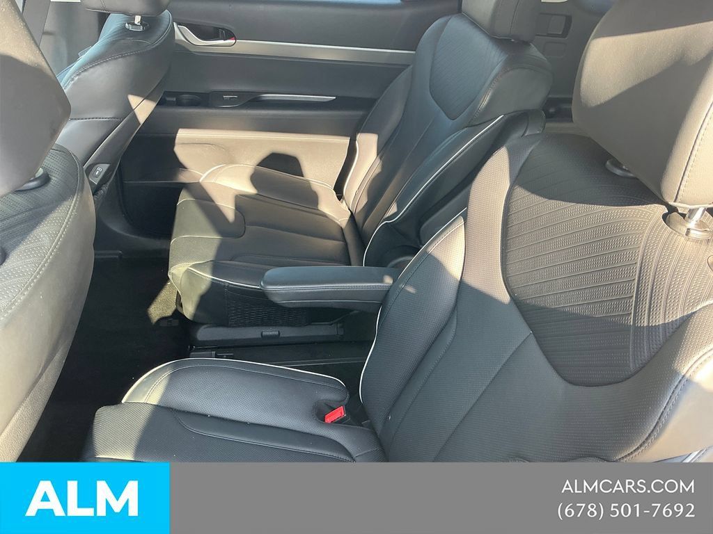 Used 2025 Hyundai Palisade SEL FWD image 14