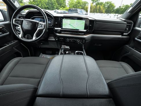 Used 2025 Chevrolet Silverado 1500 RST AWD/4WD image 36