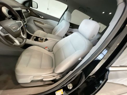 Used 2022 GMC Acadia SLE image 11