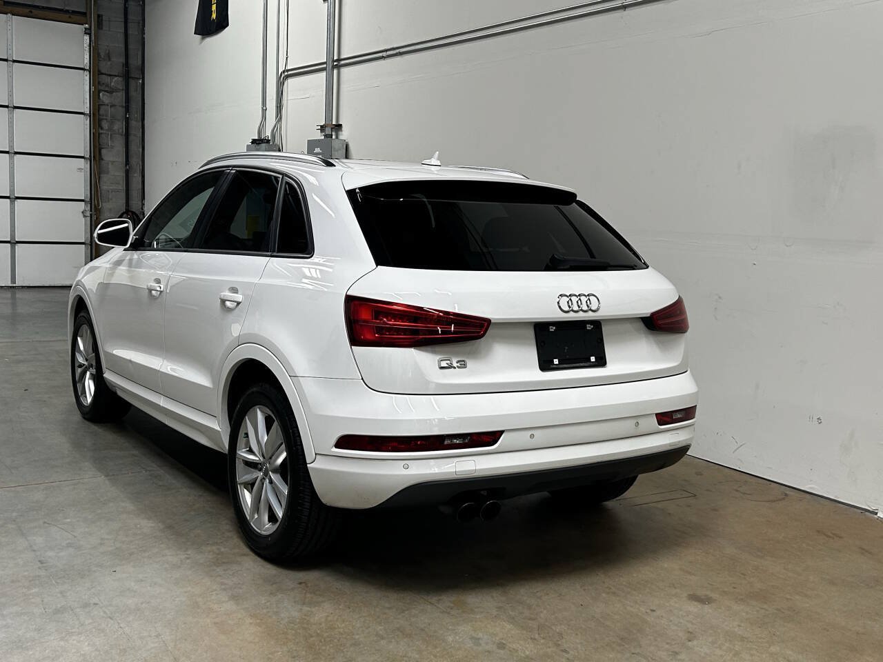 Used 2017 Audi Q3 2.0T Premium FWD image 3