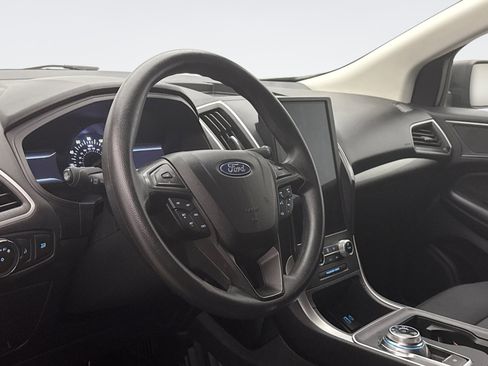 Used 2022 Ford Edge SE image 7