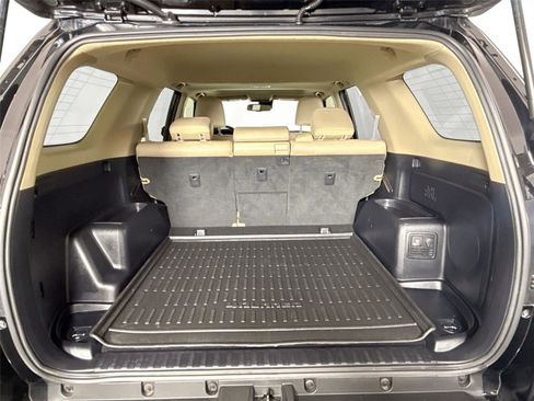Used 2022 Toyota 4Runner Limited AWD/4WD image 39