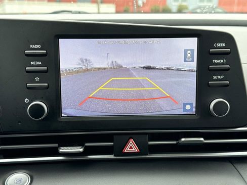 Used 2023 Hyundai Elantra SEL image 4