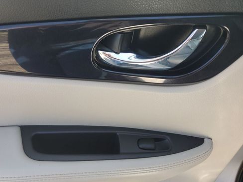 Used 2019 Nissan Rogue Sport SL w/ Premium Package FWD image 41