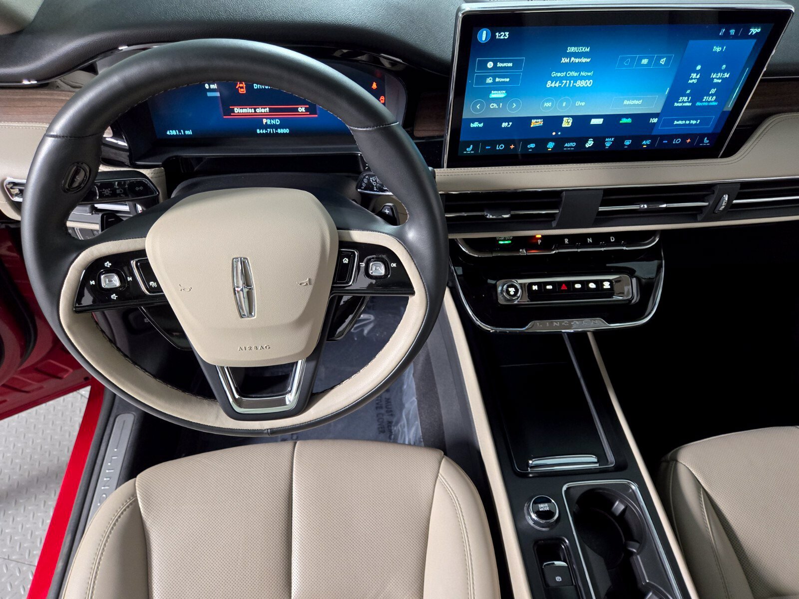 Used 2026 Lincoln Corsair Grand Touring AWD/4WD image 14