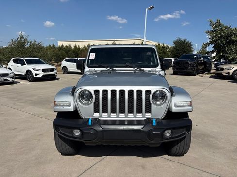 Used 2023 Jeep Wrangler Unlimited Sahara AWD/4WD image 2