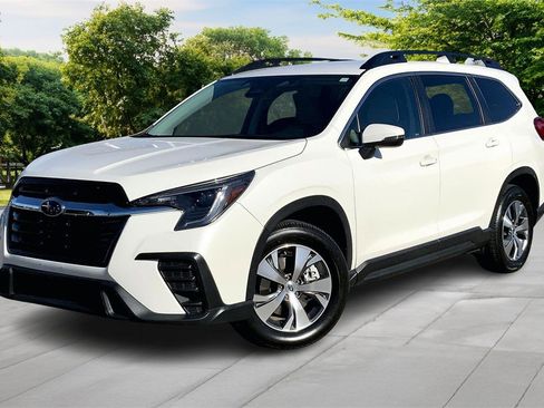 Used 2023 Subaru Ascent Premium w/ Convenience Package image 1