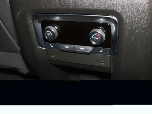 Used 2026 Chevrolet Suburban High Country w/ Sun And Tow Package AWD/4WD image 18