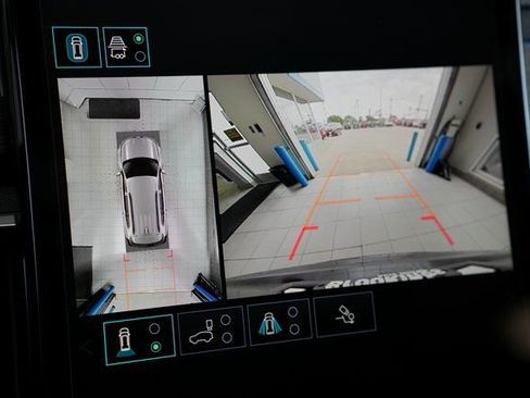 Used 2024 GMC Acadia Denali image 34