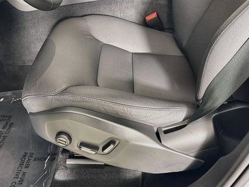 Certified 2023 Volvo XC60 T8 Plus AWD/4WD image 20