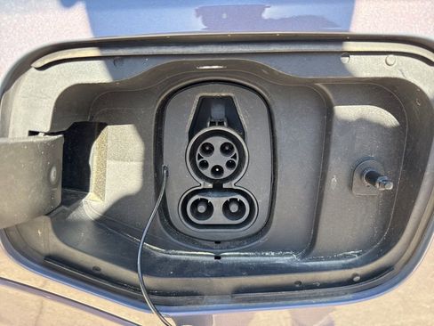 Used 2025 Chevrolet Equinox EV LT FWD image 14