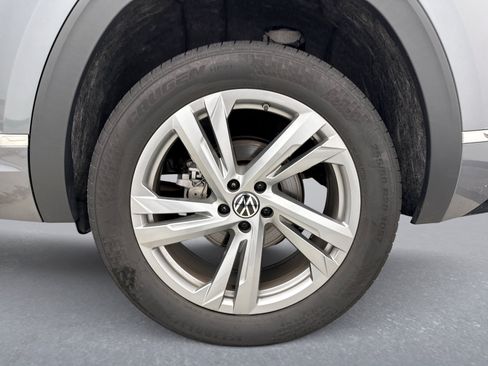 Used 2024 Volkswagen Atlas Cross Sport SEL R-Line AWD/4WD image 26