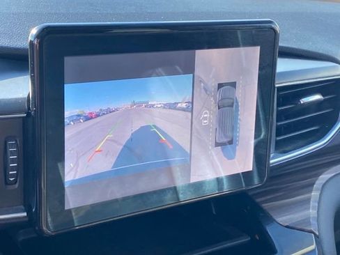 Used 2022 Ford Explorer Limited image 10