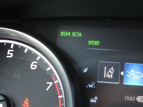 Used 2018 Toyota Camry XLE FWD image 27