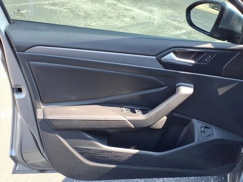 Used 2024 Volkswagen Jetta SE w/ Panoramic Sunroof Package image 12