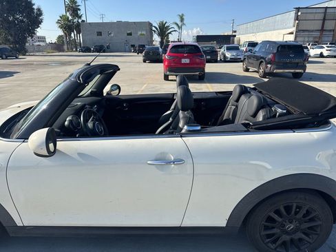 Used 2017 MINI Cooper S image 15