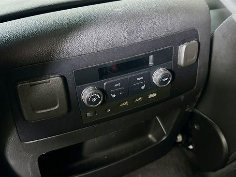 Used 2019 Chevrolet Suburban Premier RWD image 32