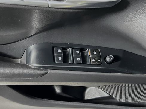 Used 2019 Toyota Camry SE w/ Convenience Package image 17