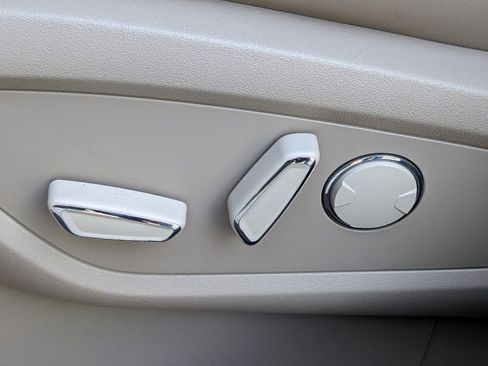 Certified 2023 Lincoln Nautilus Reserve w/ Equipment Group 201A image 22