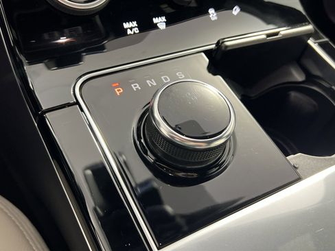 Used 2020 Land Rover Range Rover Velar R-Dynamic S image 22