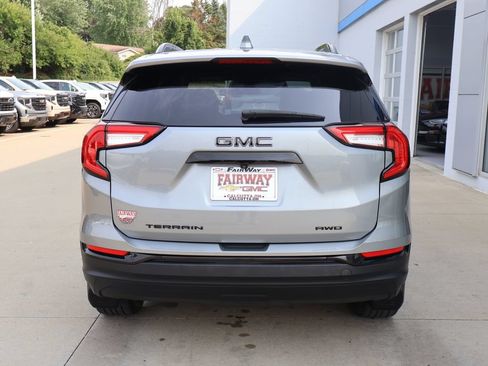 Used 2023 GMC Terrain SLT w/ Infotainment Package II AWD/4WD image 9