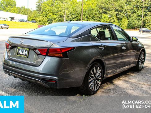 Used 2025 Nissan Altima 2.5 SV FWD image 6