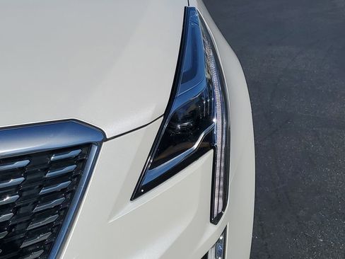 Certified 2023 Cadillac XT5 Premium Luxury w/ LPO, Premium Carpet Package image 9