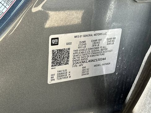 Used 2022 GMC Acadia SLE FWD image 32