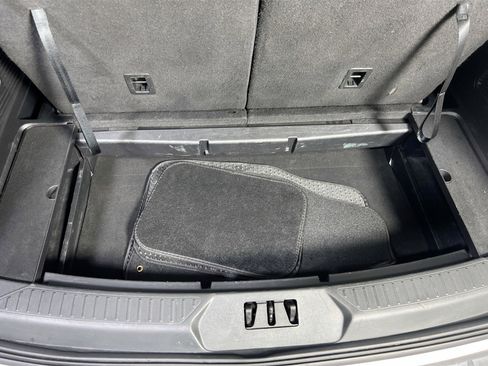 Used 2022 Ford Explorer XLT AWD/4WD image 24