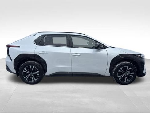 Used 2024 Toyota bZ4X XLE image 7