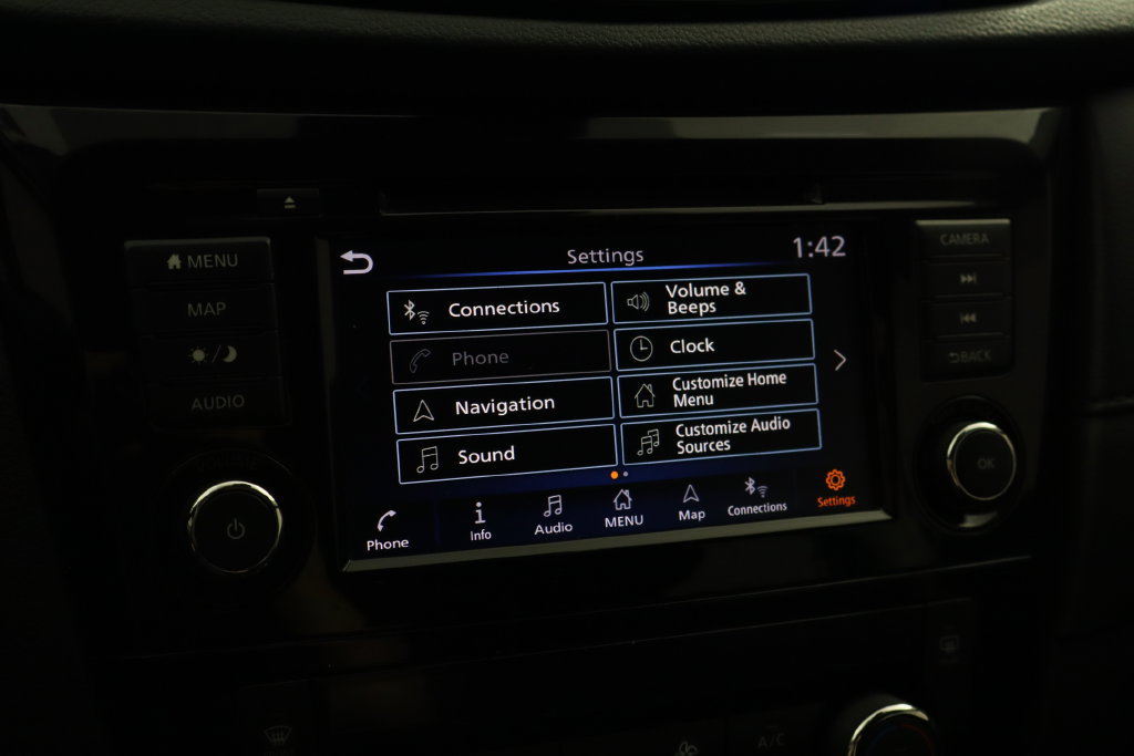 Used 2020 Nissan Rogue SV w/ Premium Package FWD image 32